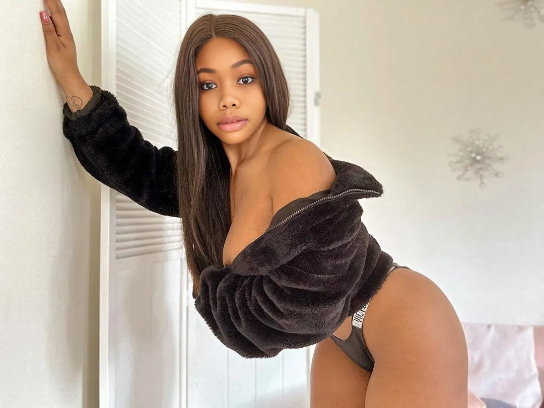 Creating the perfect ambiance is crucial for a successful Nuru massage. The environment should be tranquil, inviting, and free from distractions. From lighting to temperature, every element plays a role in enhancing the experience. We'll explore how to set up your space to foster a sense of calm and relaxation, using elements like aromatherapy and soothing music to engage the senses.